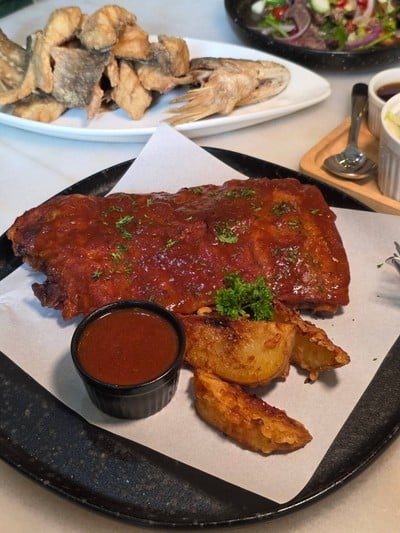 ซี่โครงหมูบาร์บีคิวสเต็ก เสิร์ฟคู่มันบด