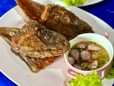 ปลาลิ้นหมาทอด