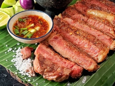 เนื้อย่างริบอายนิวซีแลนด์ย่างจิ้มแจ่วมะนาว