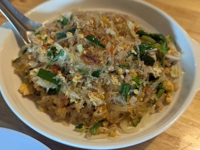 ผัดวุ้นเส้นใส่ใข่