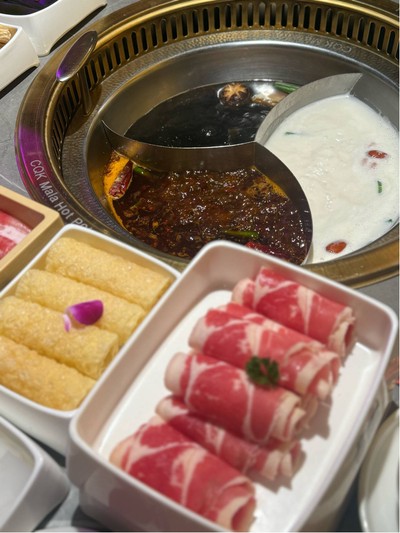 น้ำซุป หม่าล่า กระดูกหมูและน้ำดำ