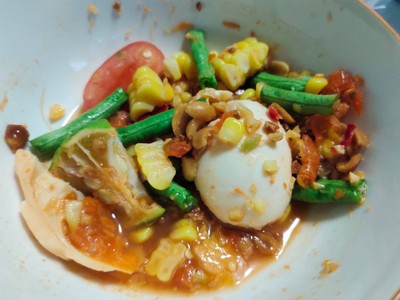 ตำข้าวโพดไข่เค็ม