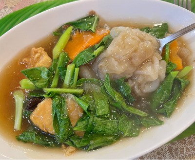 ราดหน้าเจ-เส้นใหญ่ผัด