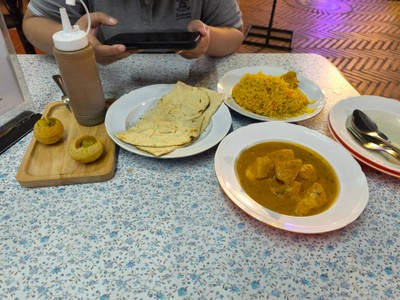 อาหาร หรือ เครื่องดื่ม