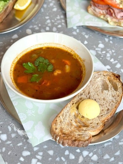 อาหาร หรือ เครื่องดื่ม