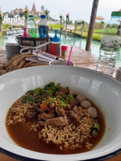 ก๋วยเตี๋ยวหมูตุ๋น