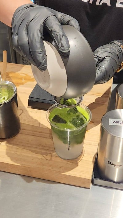 อาหาร หรือ เครื่องดื่ม