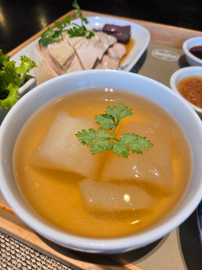 อาหาร หรือ เครื่องดื่ม