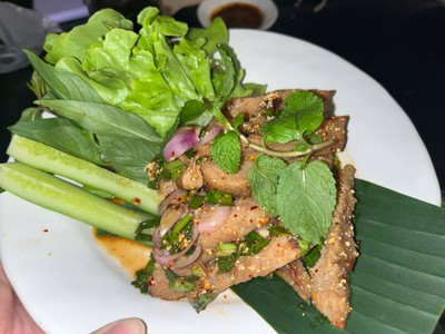 น้ำตกคอหมูย่าง