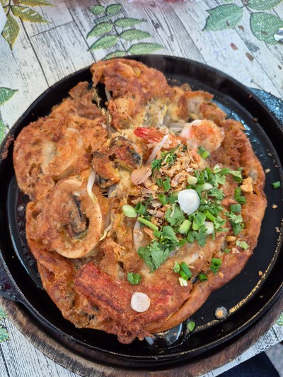 หอยทอดกระทะร้อน