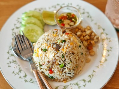 อาหาร หรือ เครื่องดื่ม