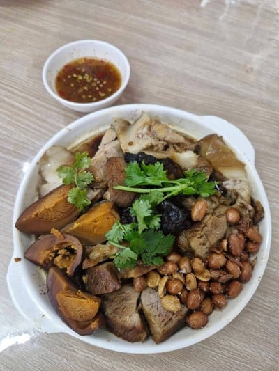 หมูสามชั้นต้มซีอิ้ว