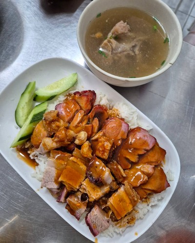 ข้าวหมูแดงหมูกรอบ