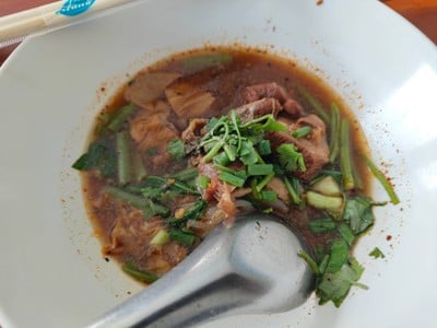 เส้นเล็กน้ำตกหมู