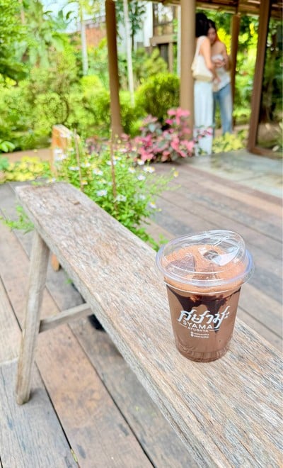 ☕️ Iced Mocha. (Price 145 Baht.)