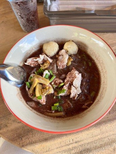 ก๋วยเตี๋ยวเรือหมูน้ำตก