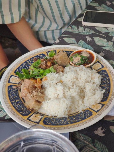 อาหาร หรือ เครื่องดื่ม