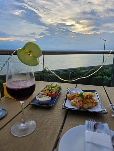 อาหาร หรือ เครื่องดื่ม