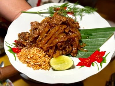 ผัดหมี่ลาว