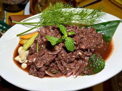 ก้อยคั่วเนื้อน่องลาย