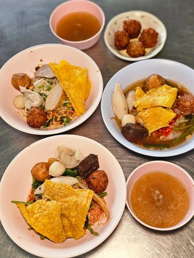 อาหาร หรือ เครื่องดื่ม