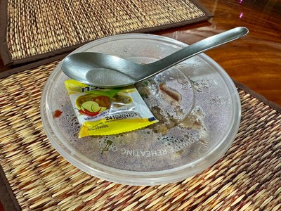 กะเพราเนื้อสับไข่แดงเค็ม