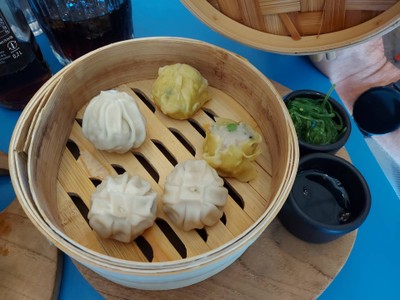 อาหาร หรือ เครื่องดื่ม