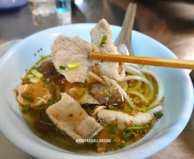 เส้นขนมจีนน้ำหมู