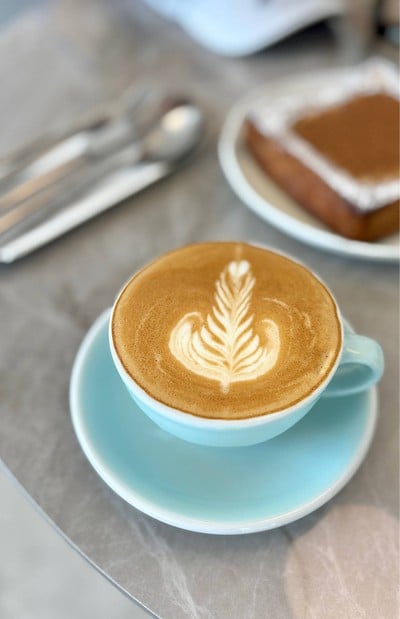 ☕️ Hot Latte. (Price 115 Baht.)