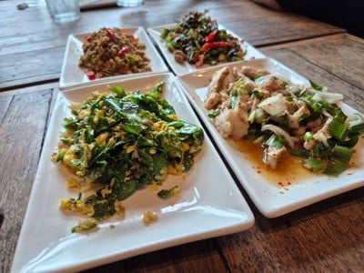 อาหาร หรือ เครื่องดื่ม