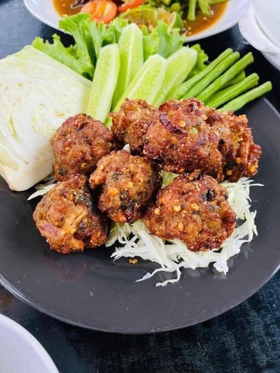 อาหาร หรือ เครื่องดื่ม