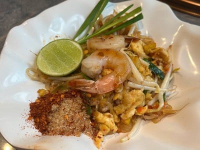 ผัดไทยกุ้งสด