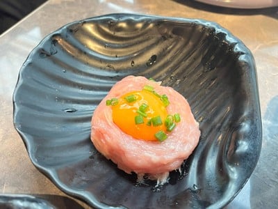 หมูเด้งตอกไข่