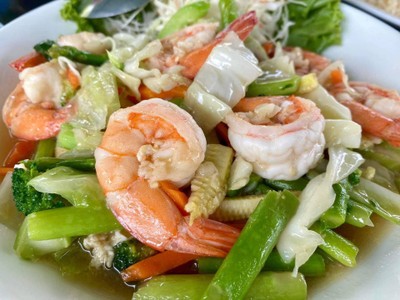 ผัดผักทะเล