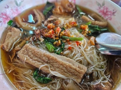 เส้นหมี่น้ำ เปื่อย-เอ็น-กระเพาะ