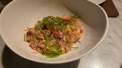 วุ้นเส้นผัดแหนมหม้อ