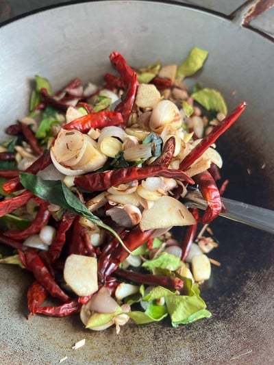 วิธีทำ “แจ่วฮ้อน”