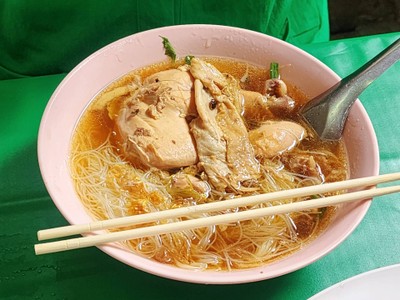 เส้นหมี่น้ำไก่