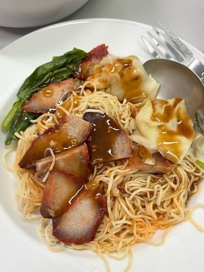 บะหมี่เกี๊ยวหมูแดง
