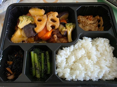 อาหาร หรือ เครื่องดื่ม