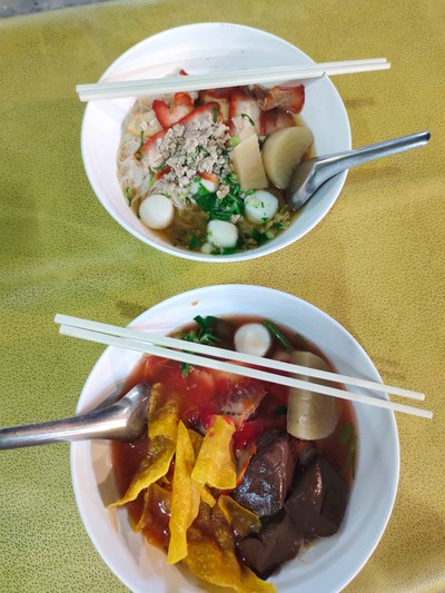 เส้นใหญ่เย็นตาโฟ