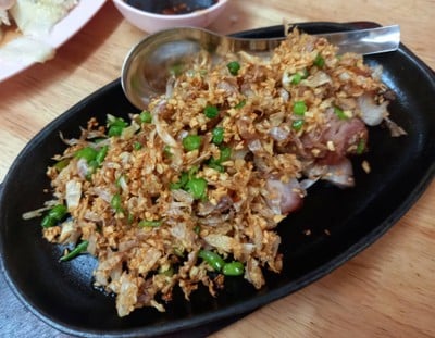 หมูกรอบผัดพริกเกลือ