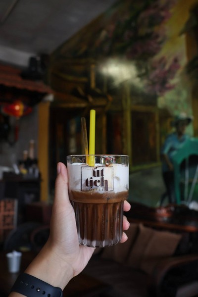 Út Tịch Café