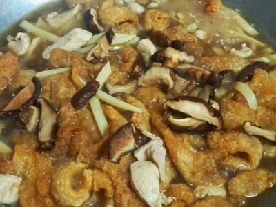 วิธีทำ กระเพราปลา (แคบหมู)