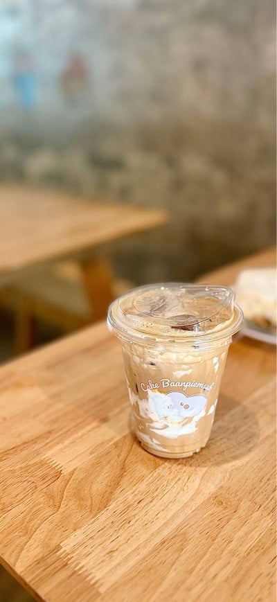 ☕️ Monkey Coffee. (Price 95 Baht.)