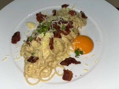 Spaghetti Carbonara With Bacon