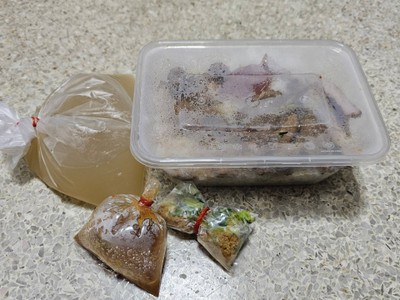 ข้าวต้มแห้งห้าหมู