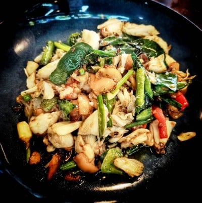 เนื้อปูผัดพริกเหลือง