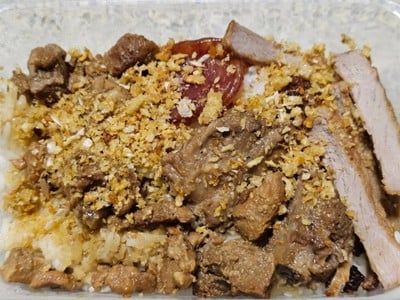 ข้าวต้มแห้งห้าหมู