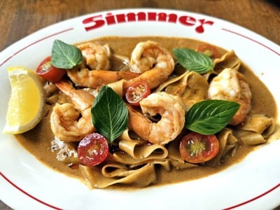 พาสต้าเส้นสดกับซอสครัมมันกุ้ง